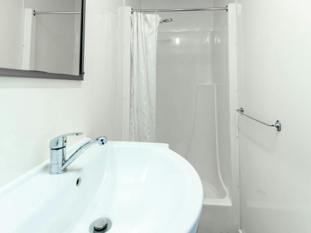 Studio Cabin | Bathroom