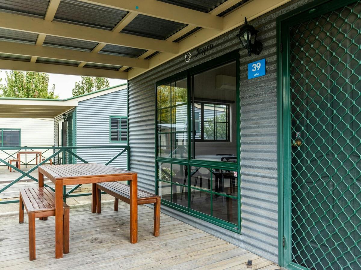 Two Bedroom Miners Cabin 5 pax | Balcony