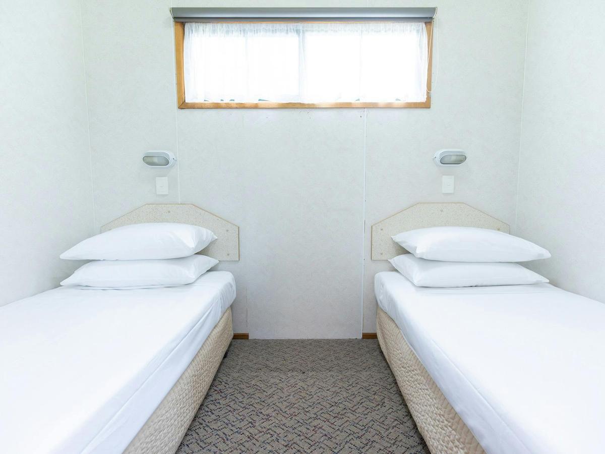 Two Bedroom Spa Cabin | Twin Bedroom