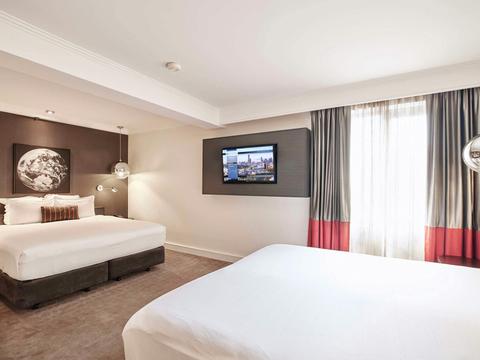 Deluxe Suite at Pullman Melbourne Albert Park