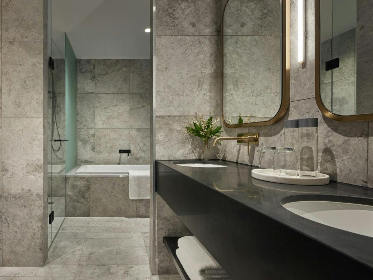 Junior Suite Bathroom