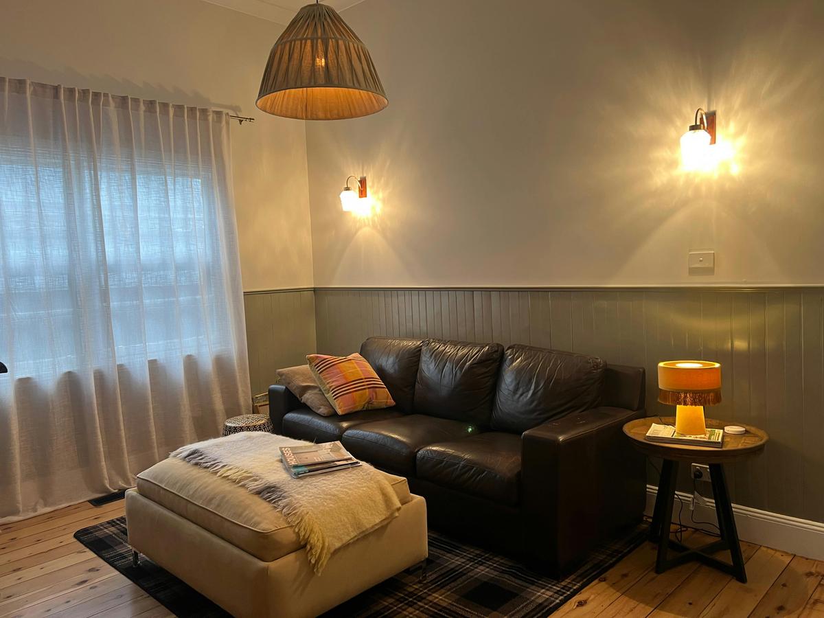 Middle lounge room