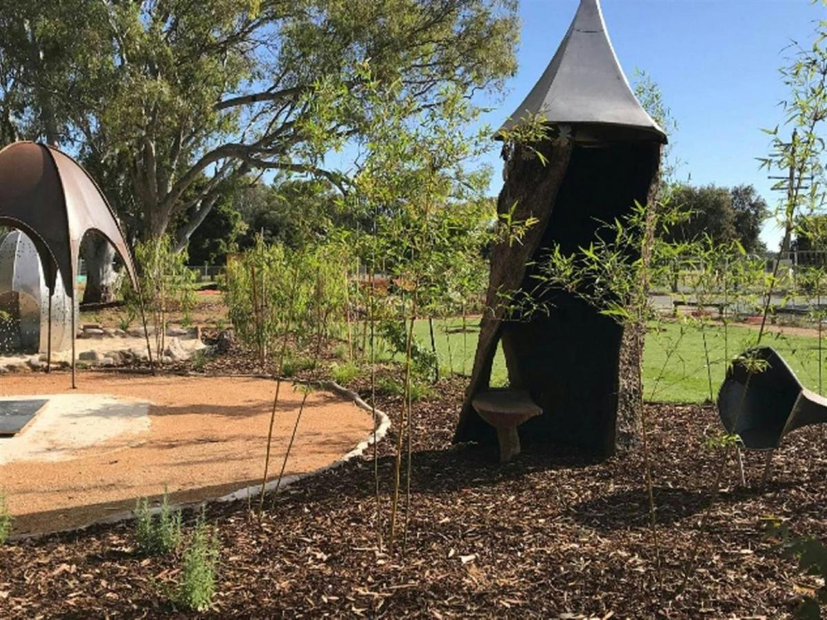 Mitchell Avenue Childrens Garden beside the shared path