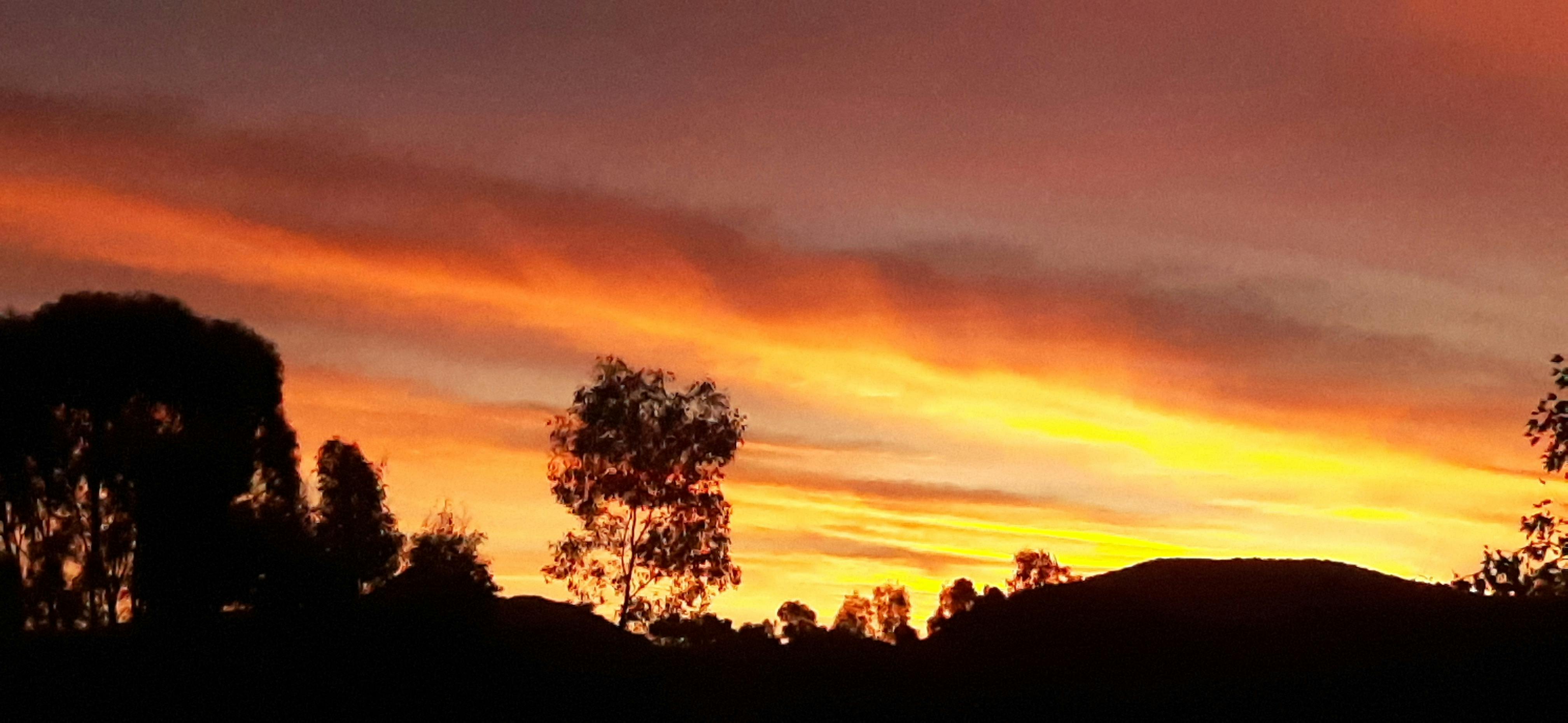 Beutiful sunset over the Strathbogie Ranges