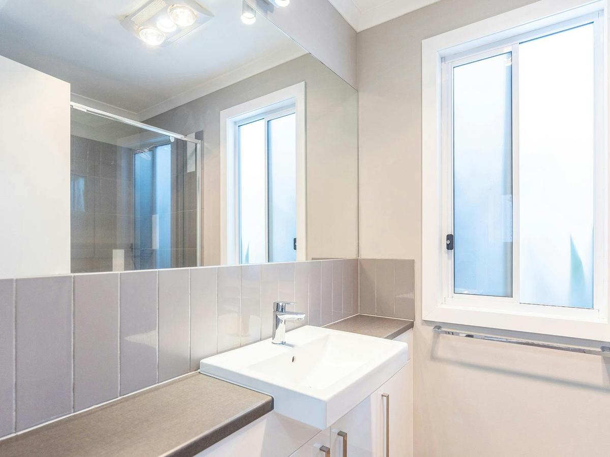 Waterview Cabin | Bathroom