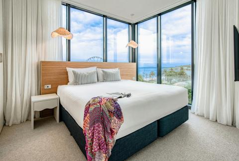 Vue Apartments Geelong - Two Bedroom Deluxe King beds that split to twin