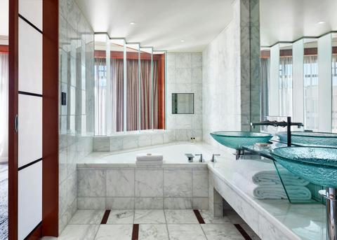 Twin Bed Bathroom Park Hyatt Melbourne Hotel