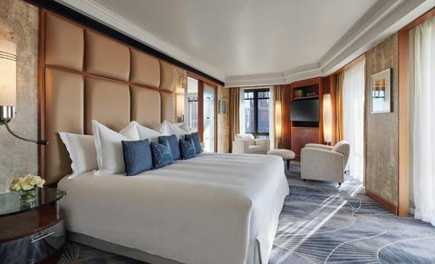 Diplomat Suite bedroom