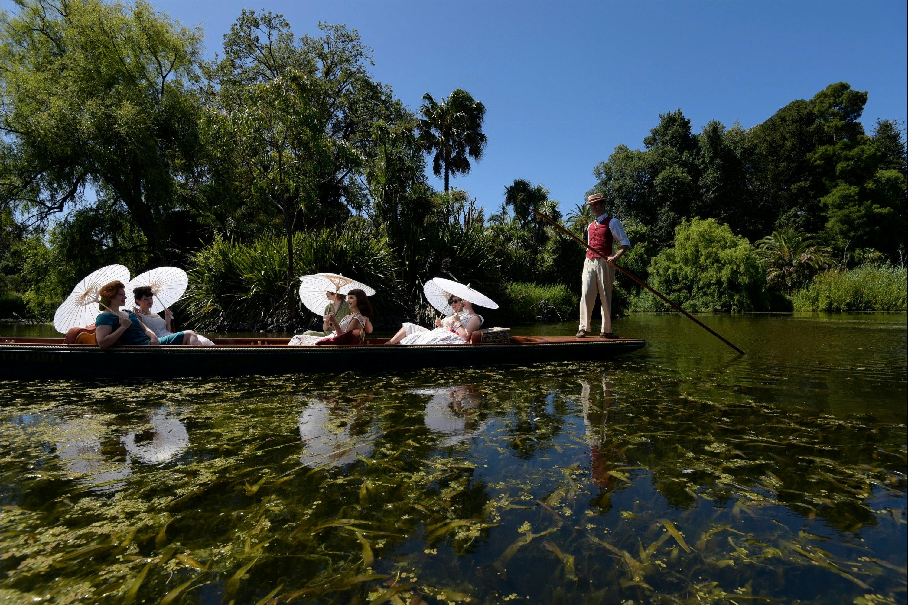 Cruise around the Ornamental Lake