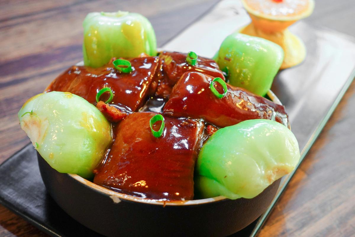 braised pork belly