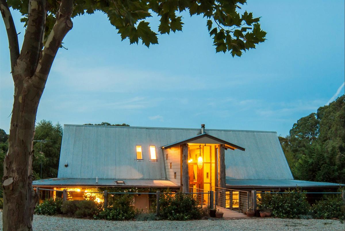 Entry to Planetrees Lodge