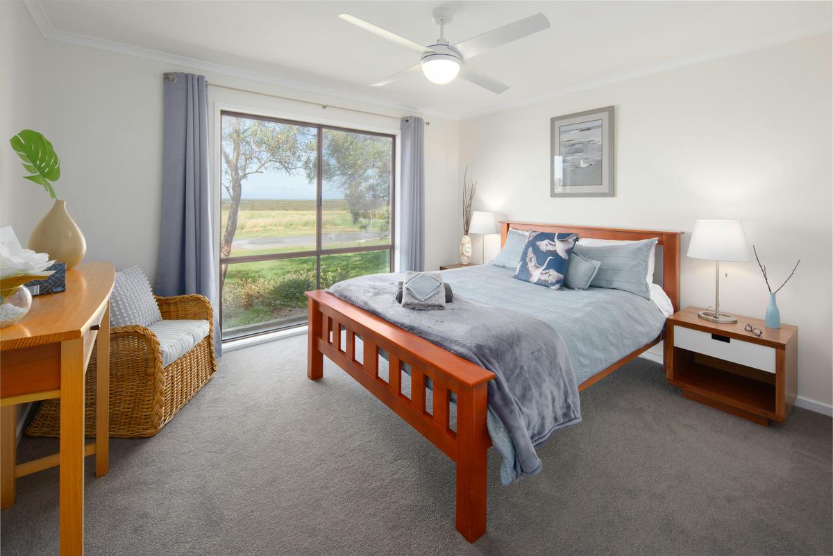 The Silverwater Room with beautiful water views to Wilson's Promontory