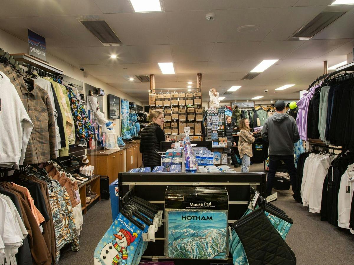 Pinnacle Store