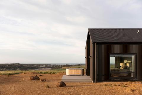 Port Farm - Luxury Off-Grid Stay in Port Campbell
