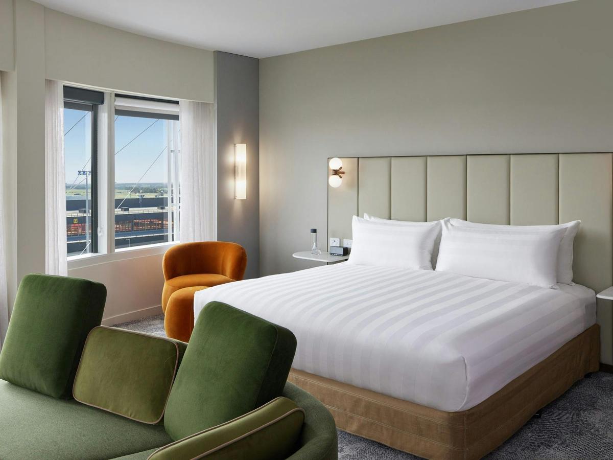 Business Suite Bedroom