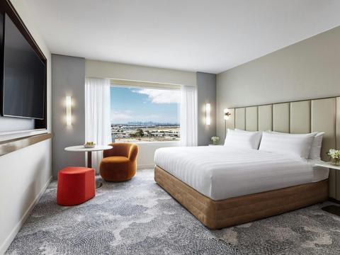 Standard King Accessible