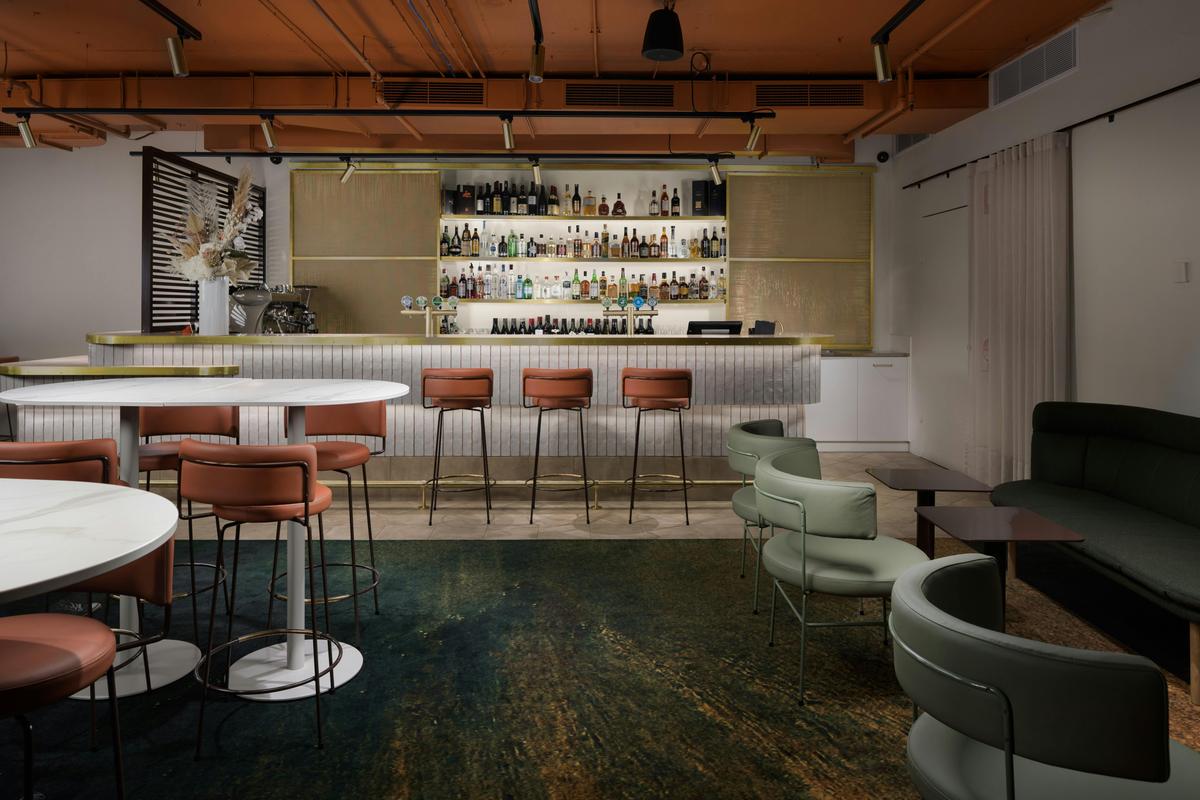 Eva's Restaurant & Bar