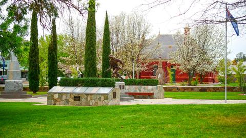 Private Robert Mactier Statue