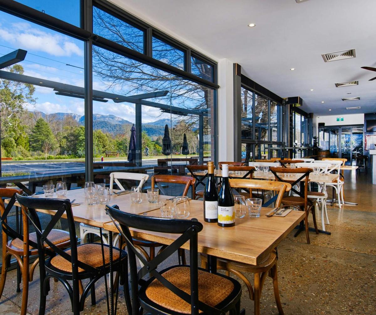 Porepunkah Pub