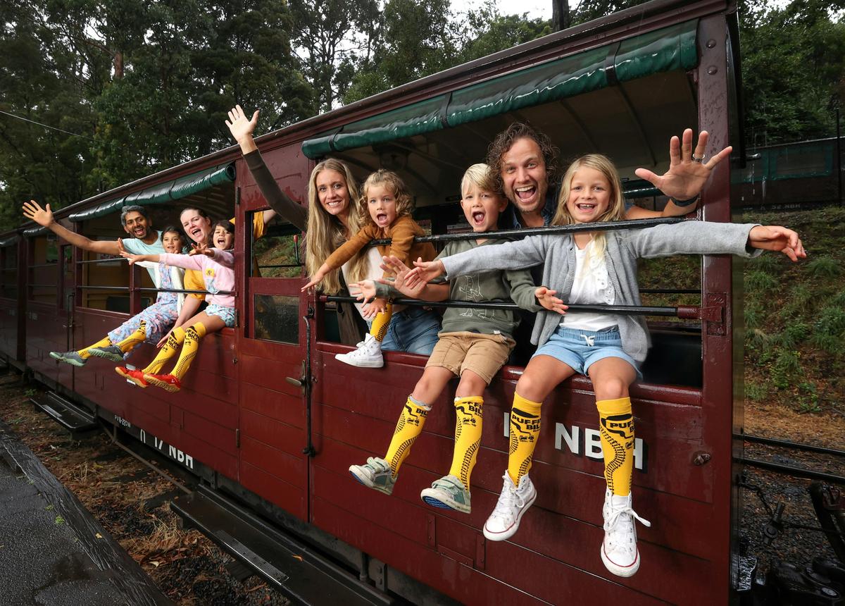 The timeless tradition of sitting on the carriage sill is back!