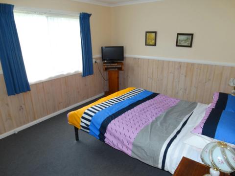 Queen size bedroom
