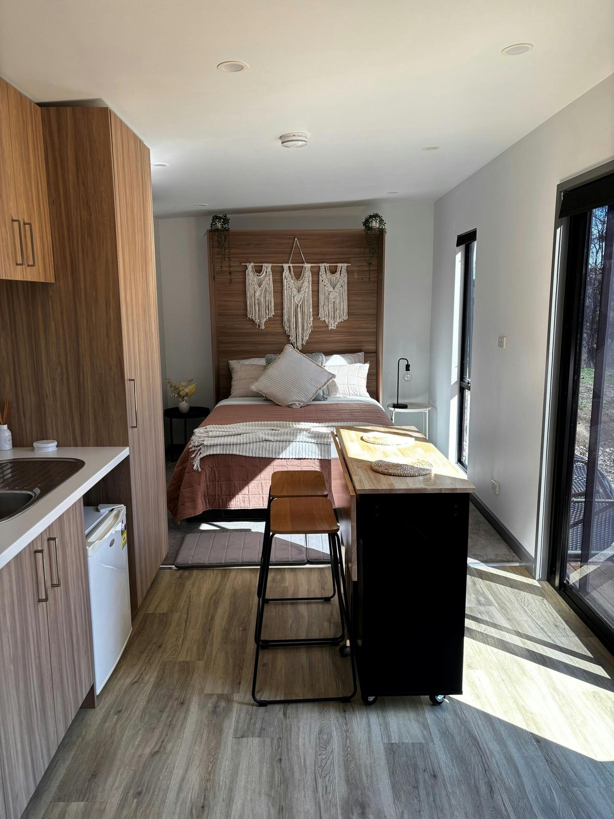 Cosy Queen bed