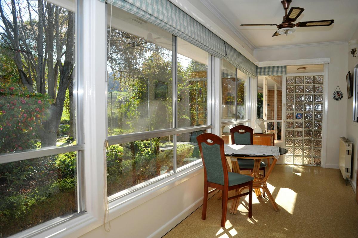 Rosettas Guesthouse sunroom