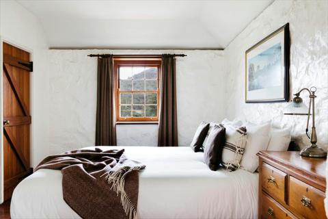 Mount Sturgeon One Bedroom Cottage Bedroom