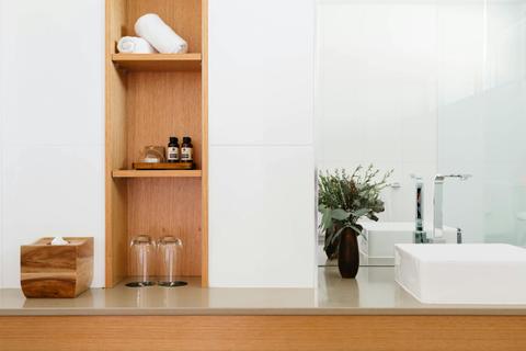 Mountain View Room Bathroom