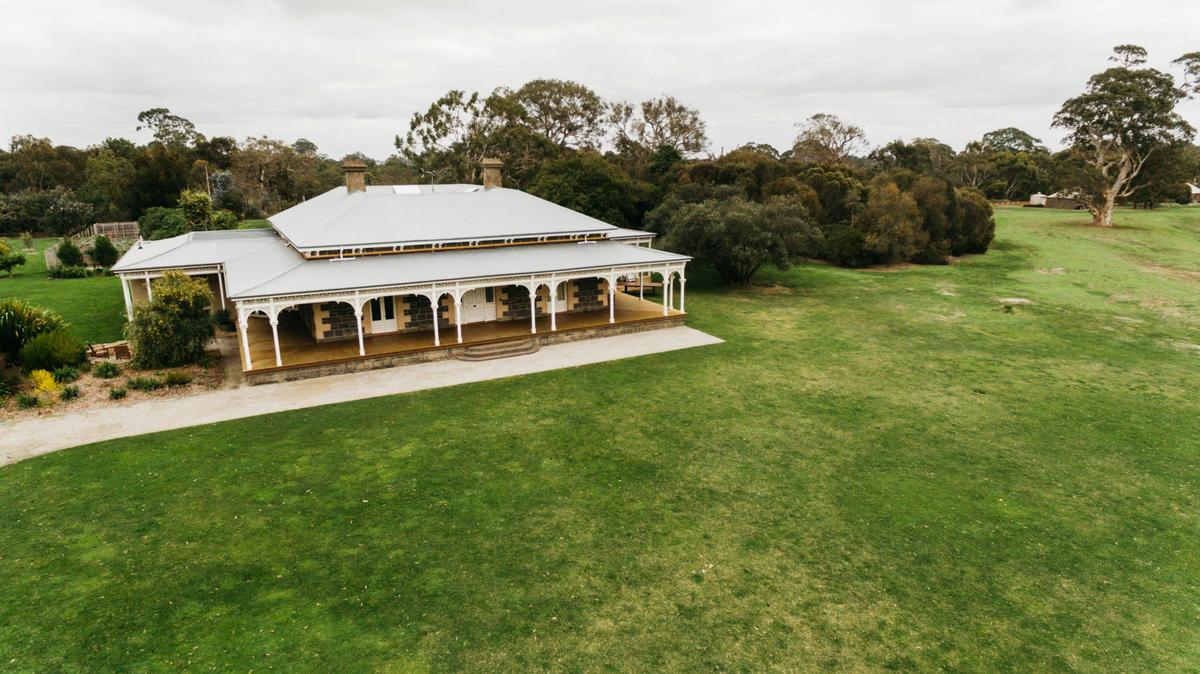 Mount Sturgeon Homestead