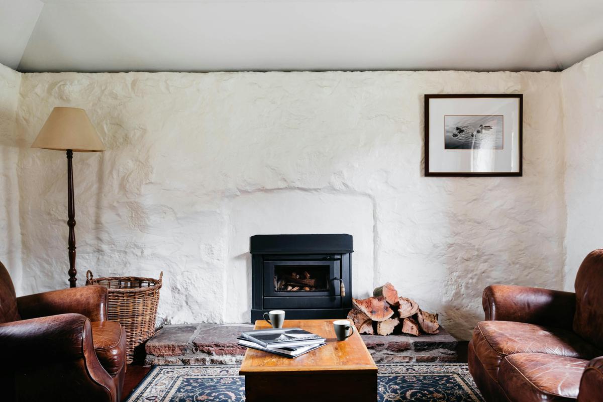 Mount Sturgeon One Bedroom Cottage Living Area