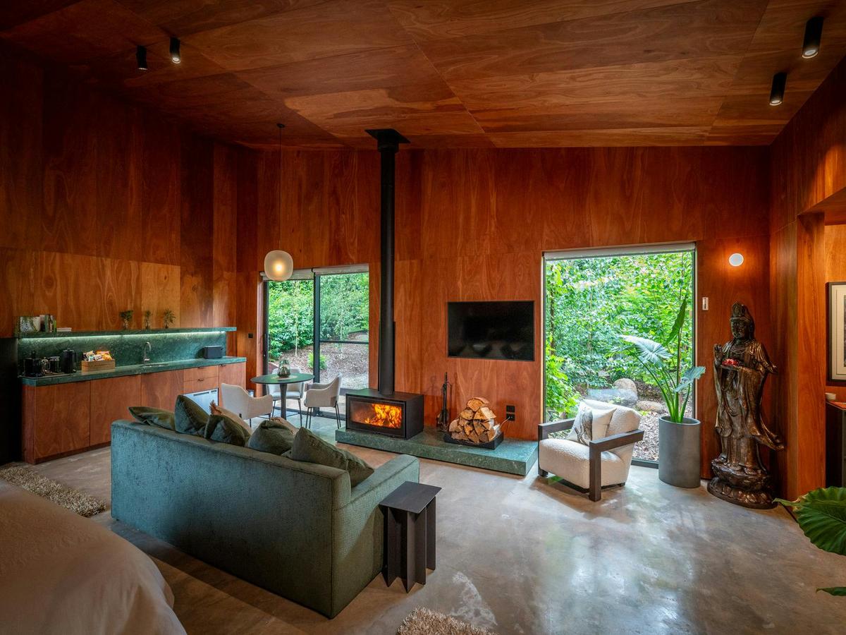The Emerald Suite