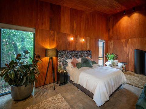 Emerald Suite