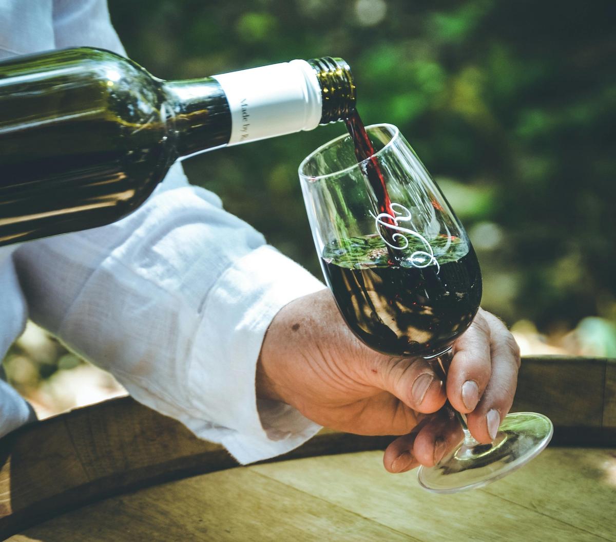 Ros Ritchie Wines Cellar Door offers Wine Tastings Fri-Sun and holidays