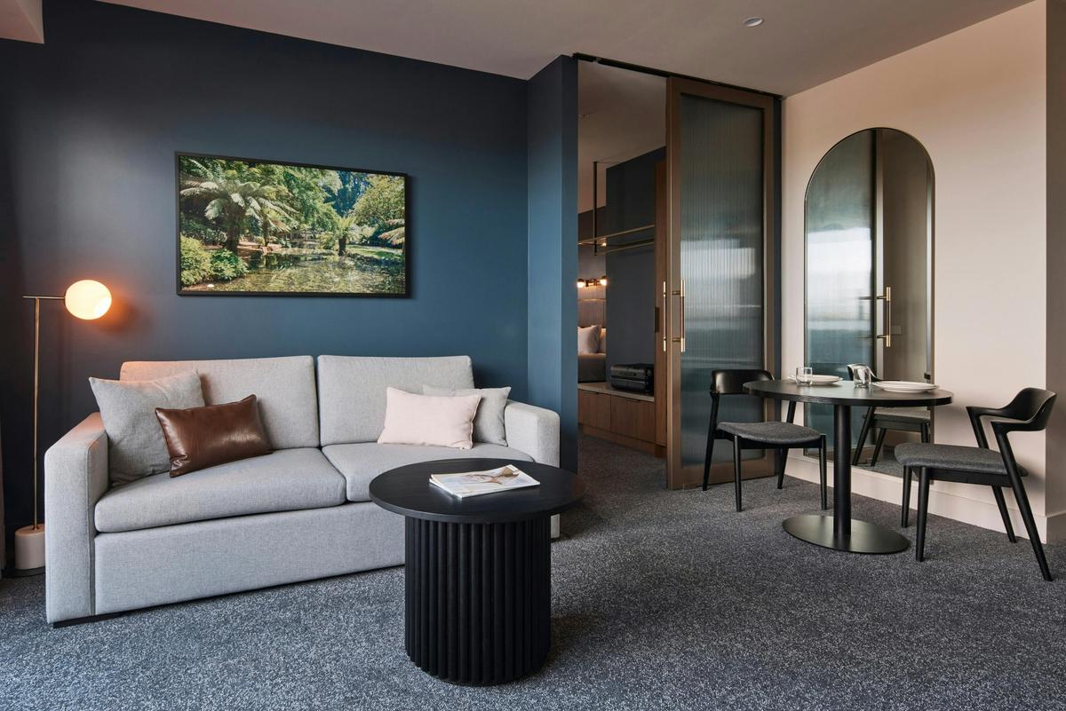 Executive 1 Bedroom King Courtyard Apartment