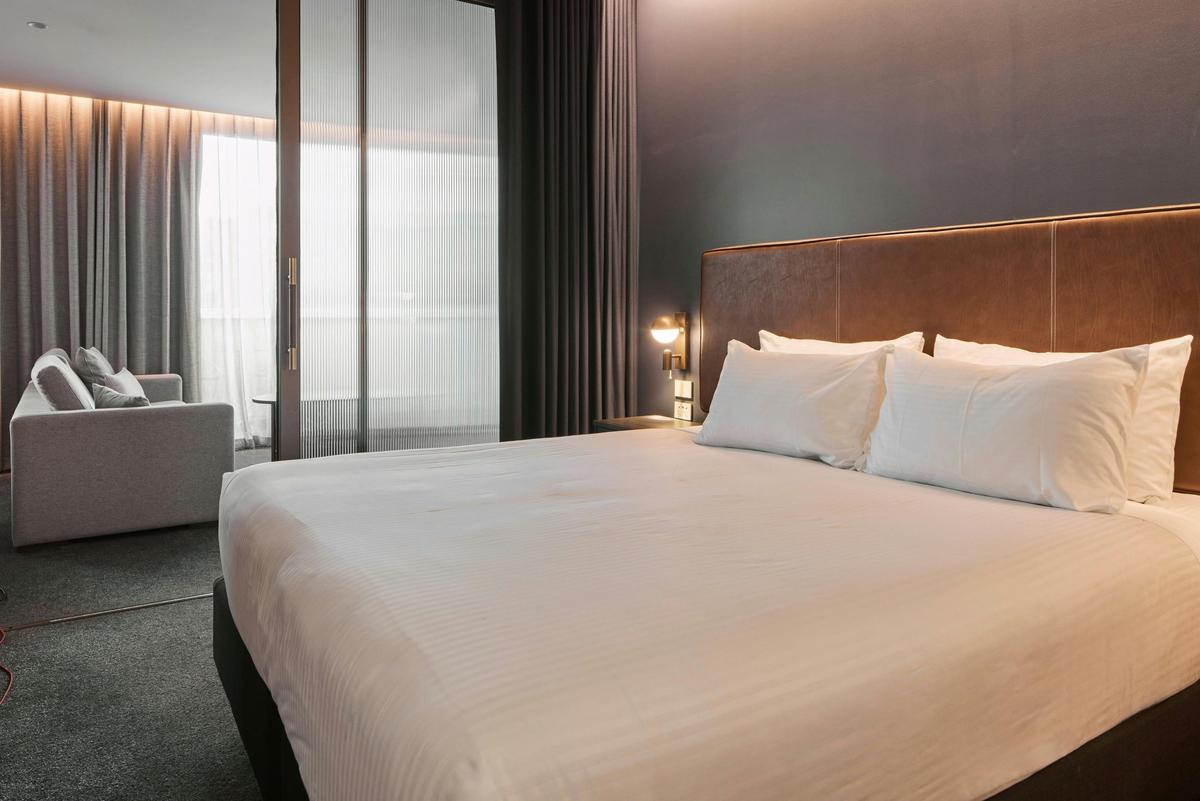 Deluxe Two Bedroom King Courtyard Apartment