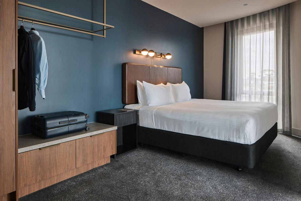 One Bedroom King Apartment