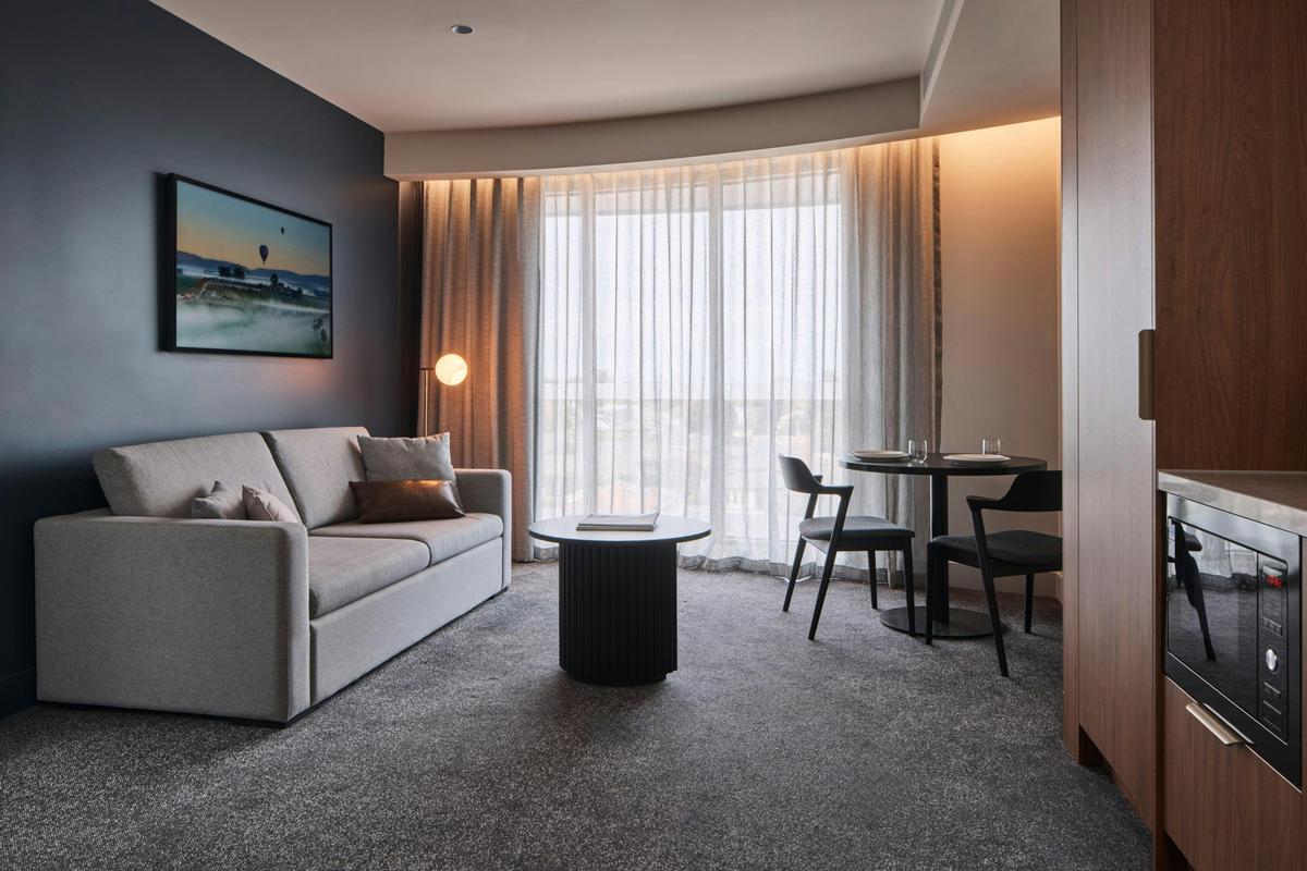 One Bedroom King Apartment