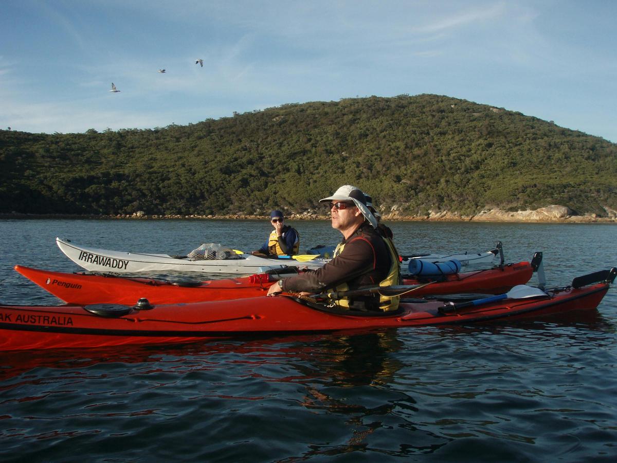 retrun back to port Welshpool on a Corner Inlet Wilsons Promontory Sea Kayak Tour