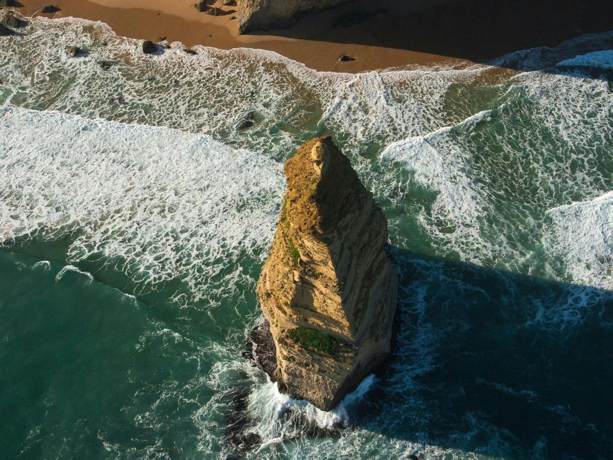 Melbourne to 12 Apostles Helicopter Ride