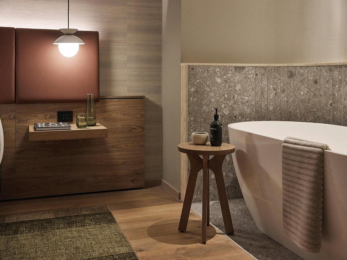 Rydges Deluxe Apartment Soaker Tub