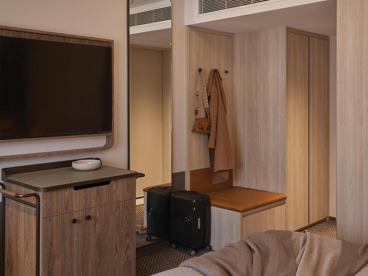 Rydges Deluxe King Room