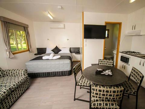 One Bedroom Studio Cabin