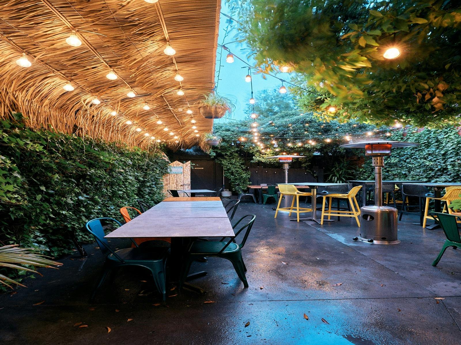 Saigon Allee Courtyard