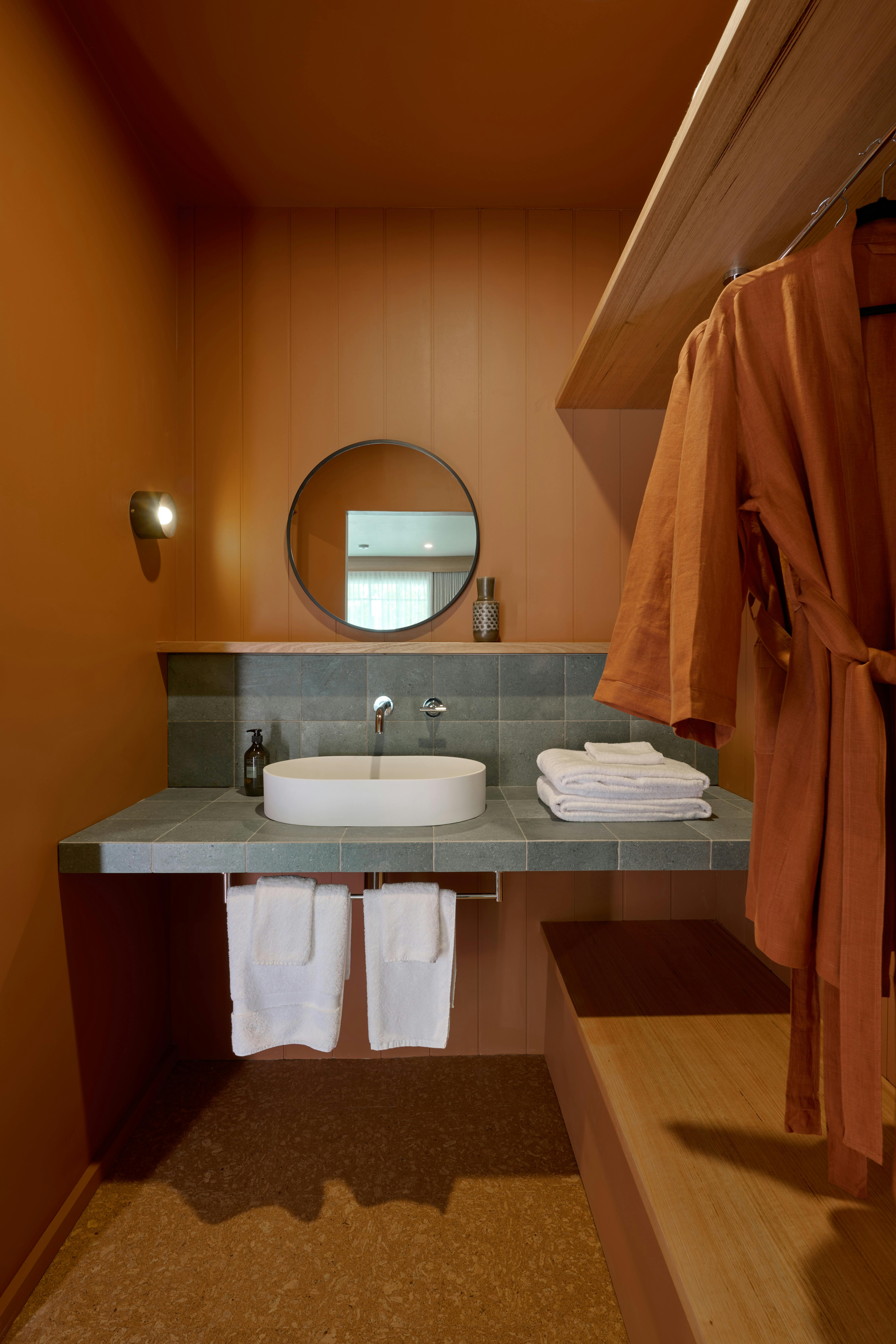 Dressing room with sink in River Front room