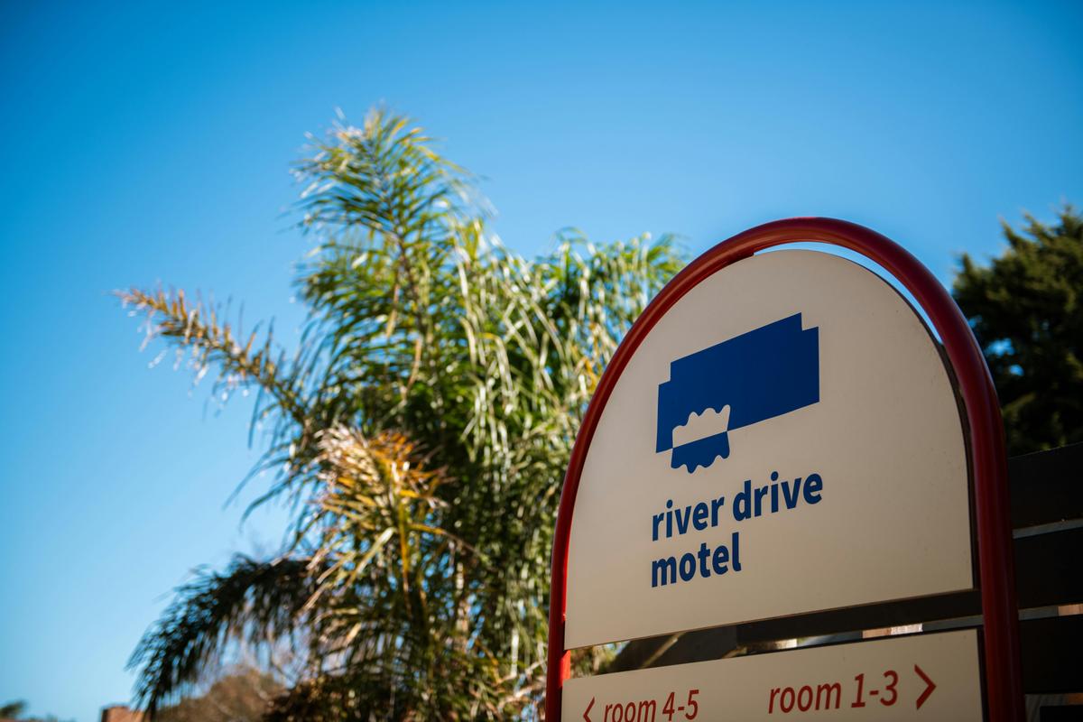 River Drive Motel