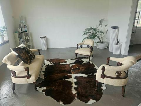 Rosie Lyons Studio: Gallery, Secondhand Bookshop and Cafe