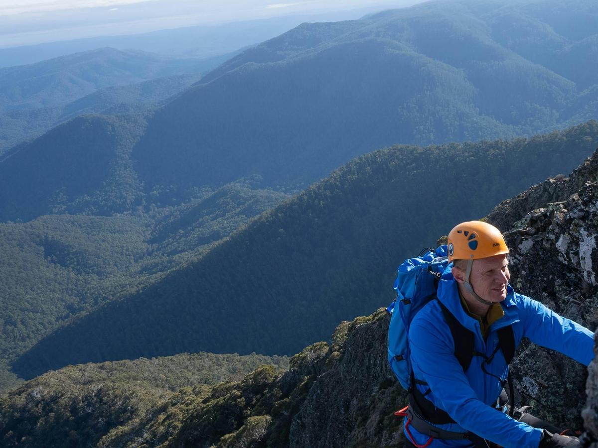 Enjoy views of the valley 1000m below