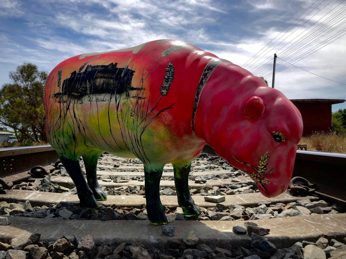 Ch-ewe Ch-ewe loves train spotting and re-searching the SA border dispute story.