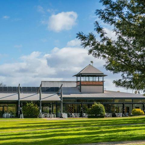 Helicopter wine tour from Melbourne to Rochford Wines